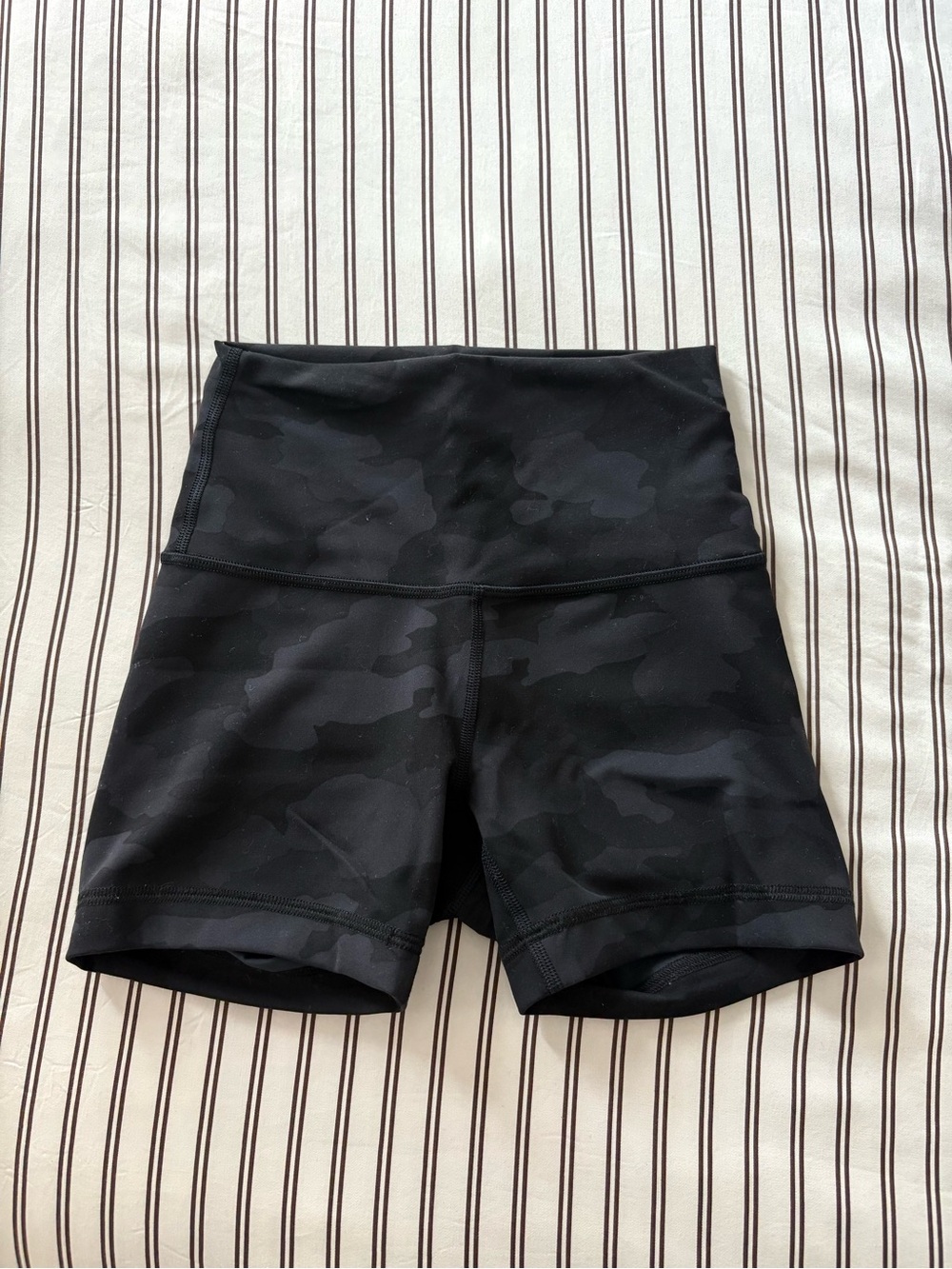 Lululemon Wunder Train Shorts